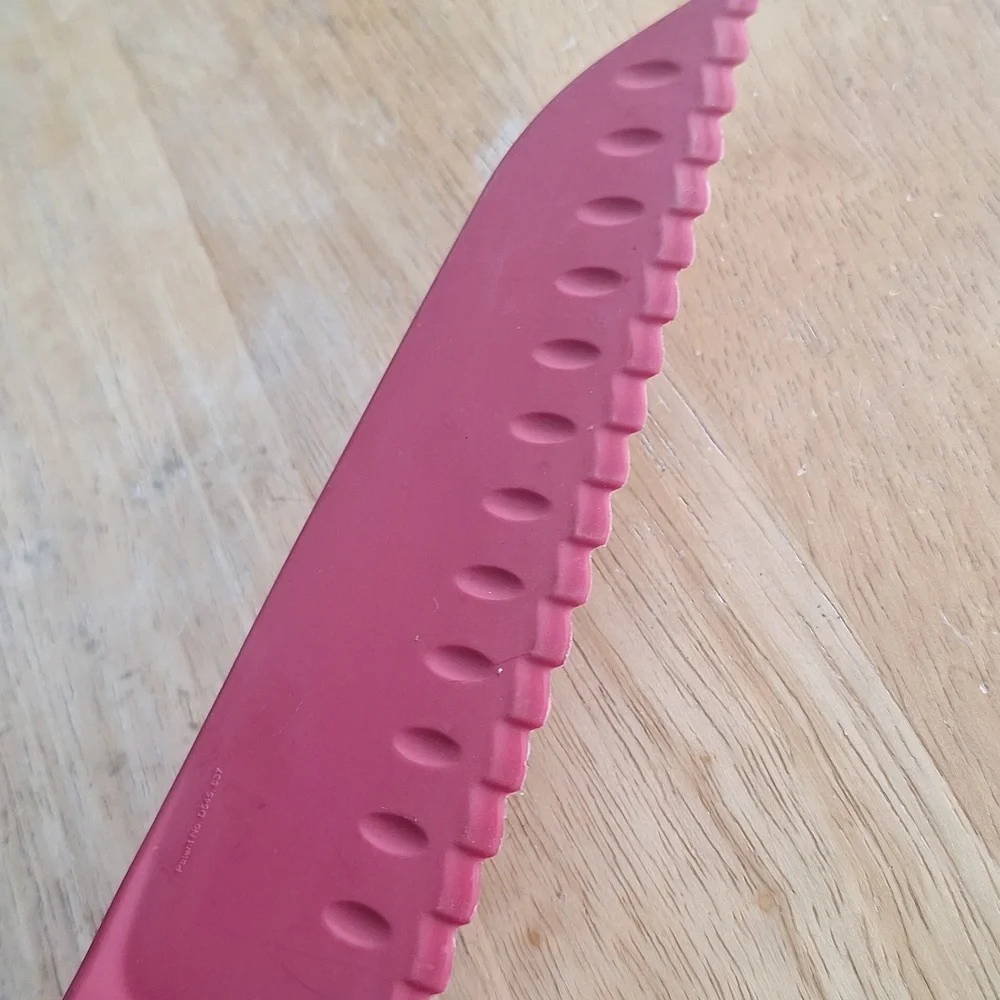 Progressive Serrated Red Plastic Produce Lettuce Knife